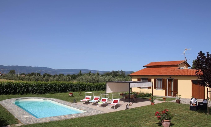 Ferretto Villa | Private Villa with private pool, WIFI, A/C, TV, pets allowed, panoramic view, close to Cortona