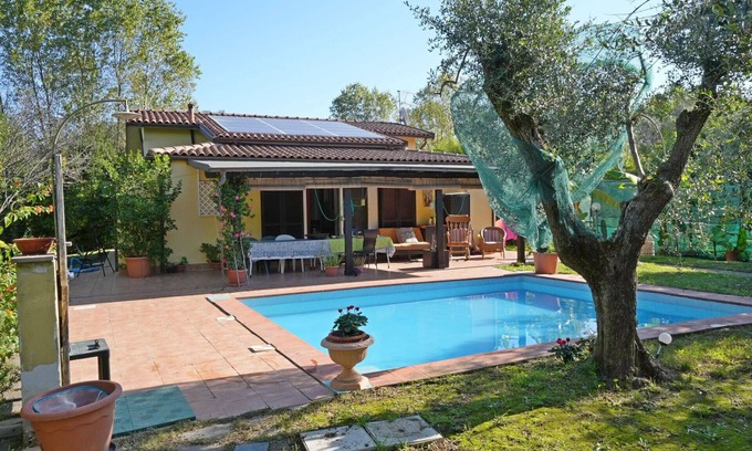Ameglia Villa | Private Villa with private pool, A/C, WIFI, TV, veranda, pets allowed, parking, close to La Spezia