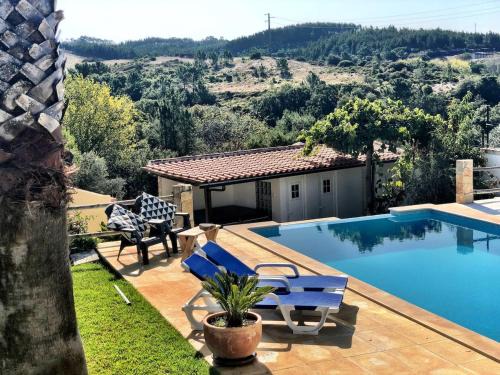 Mafra House | Private Villa with Pool & Jacuzzi, BBQ & Pizzaoven