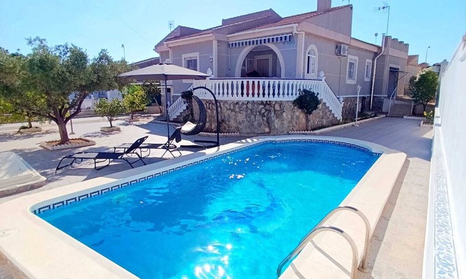 El Chaparral Ski Chalet | Private Villa with Swimming pool in Torrevieja, AC &WIFI