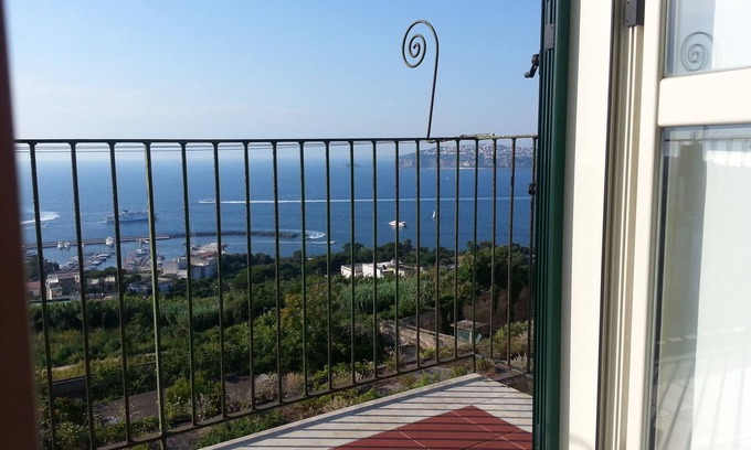 Terra Murata Apartment | Procida panoramic stylish house
