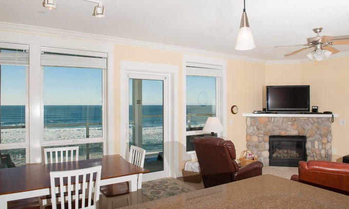 Lincoln City Condo | Promo! Second Floor Condo, Oceanfront, Private Hot Tub, Pool, and Free Wifi!