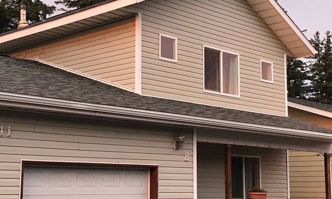 Kodiak House | Puffin Perch - Save 50 dollars per day on Car Rental with 4 Day Booking