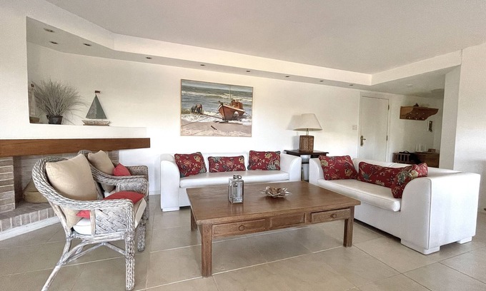 El Placer Apartment | Punta del Este Spacious apartment in front of the beach with housekeeping