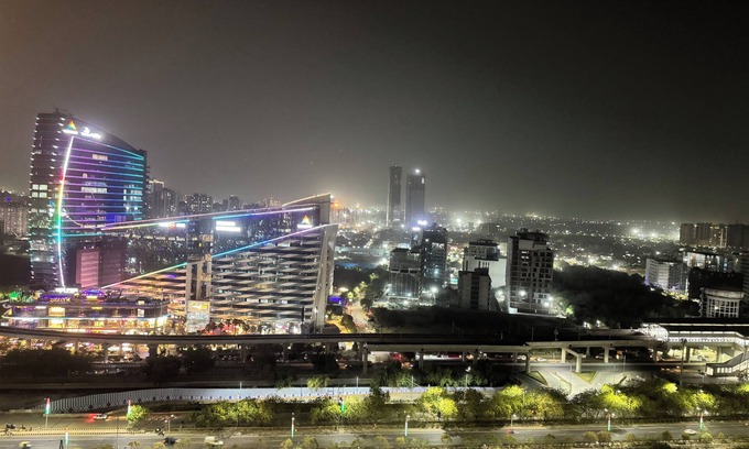 Greater Noida Apartment | Pure Heaven Stay By Buddies Home
