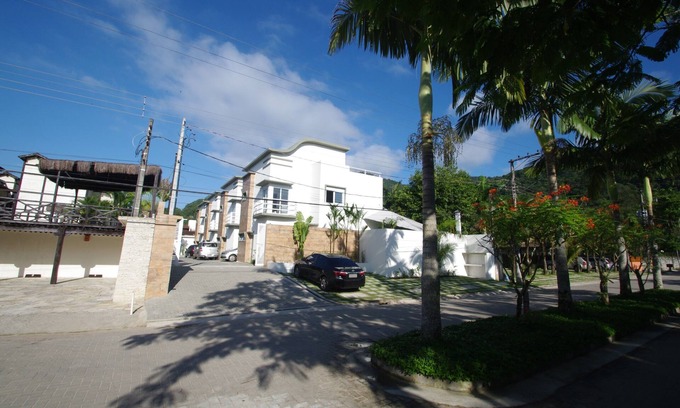 Juquehy House | Pure whim ! Great house close to the beach! Free wifi! Payment 12 X card