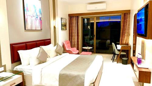 Bhubaneshwar Hotel | PUSHPAK HOTEL & CONVENTION
