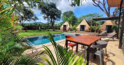Canafistula Bed & Breakfast | Pyramid Tamarindo Luxury Hotel