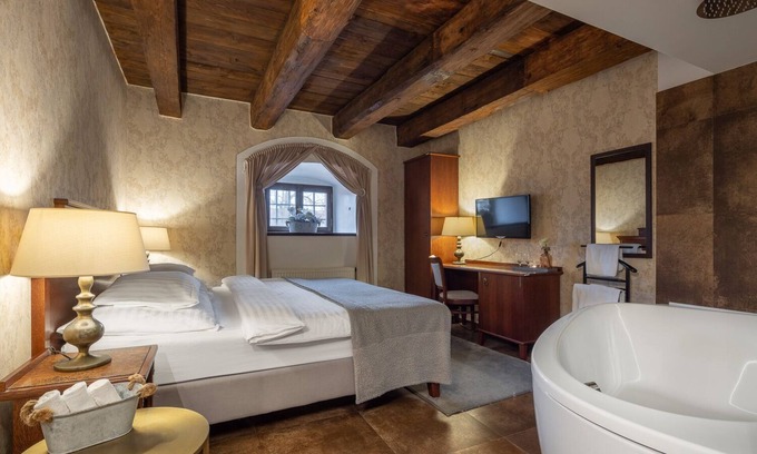 Prague 19 Hotel | Pytloun Chateau Hotel Ctěnice