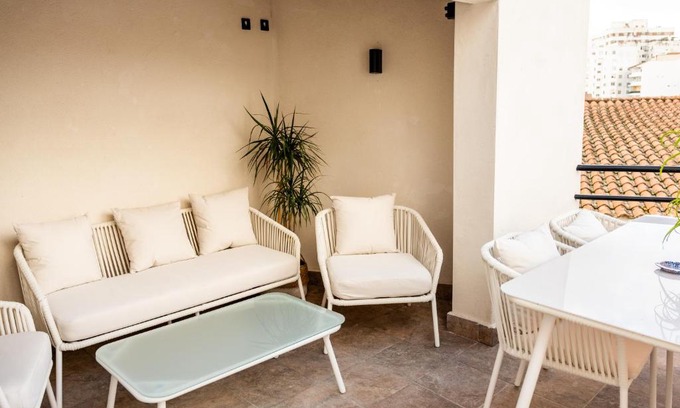 Distrito Centro-Casco-Antiguo Apartment | Qazris Suites