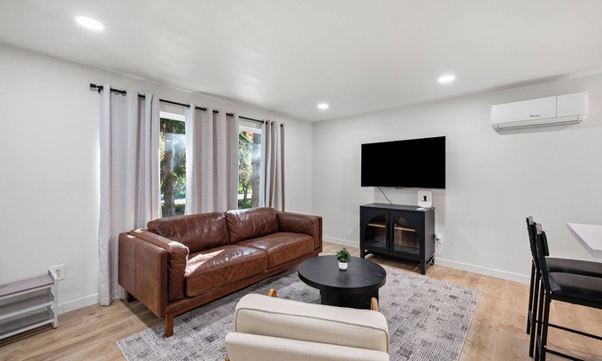 Everett House | Quad Vista Unit B