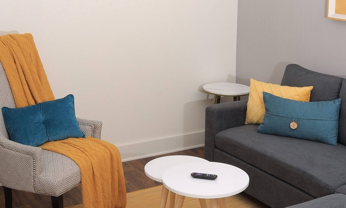 Peak's Suburban Addition Apartment | Quaint and Cozy