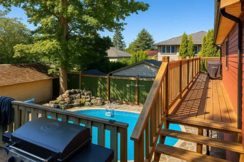 Saanich East Apartment | Quaint Attic Suite w Pool & Deck Access