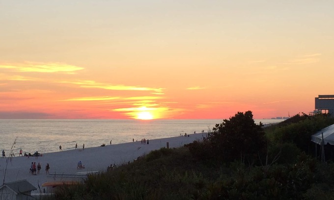 Seagrove Beach Condo | Quaint Condo Seagrove Beach right fof 30A, quick walk to two beach access