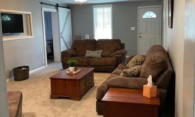 Fostoria House | Quaint recently renovated private home with small town living surroundings