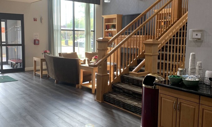 Stafford Hotel | Quality Inn and Suites
