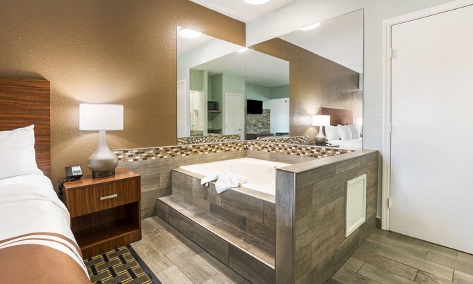 Georgetown Hotel | Quality Inn