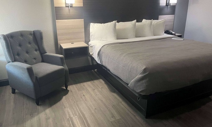 Abilene Hotel | Quality Suites Abilene Mall Area