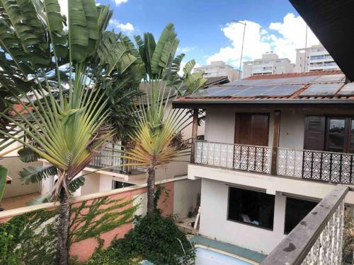 Americana House | Quarto com varanda tipo Airbn b Vista Panorâmica Livre da Cidade