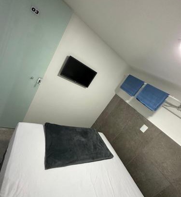 Caruaru Apartment | Quarto privativo com banheiro compartilhado,a 800mts do pátio do forró