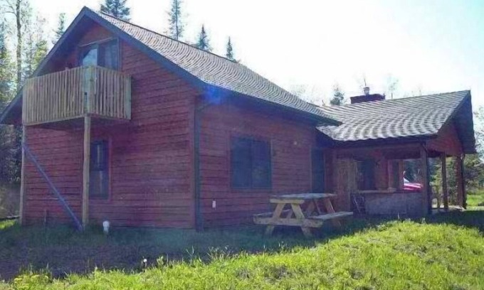 Fifield House | Que Sera Trailhead for Outdoor Recreation