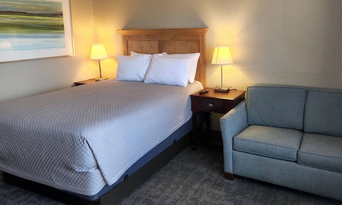 Bangor Hotel | Queen City Inn