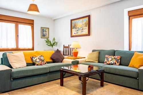 Navaluenga House | Quercus