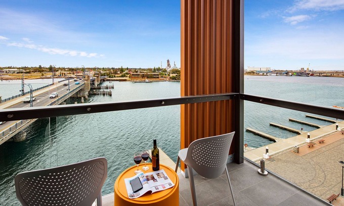 Port Adelaide Apartment | Quest Port Adelaide