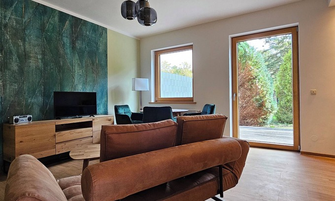 Markgrafenheide Apartment | Quiet 2 room apartment with WLAN on the first floor - MH5