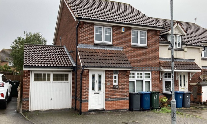 Bingham House | Quiet 3 bed semi detached house with parking