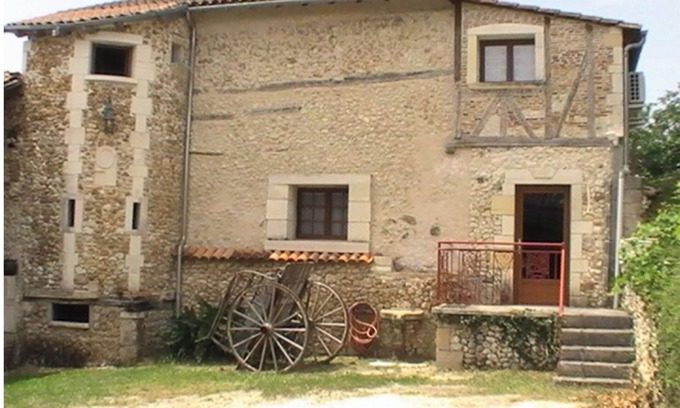 Grignols Cottage | Quiet and close to tourist sites in the Perigord