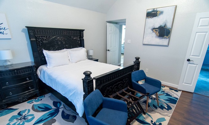 Cedar Hill House | Quiet & Centrally Located (Perfect For Families)