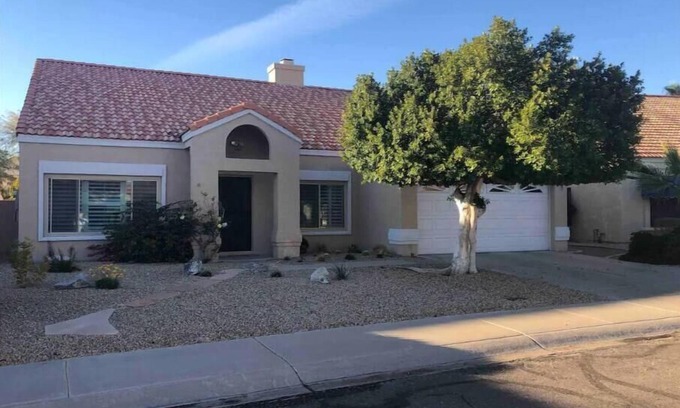 Lakewood House | Quiet, Clean Home In South Phoenix/Ahwatukee