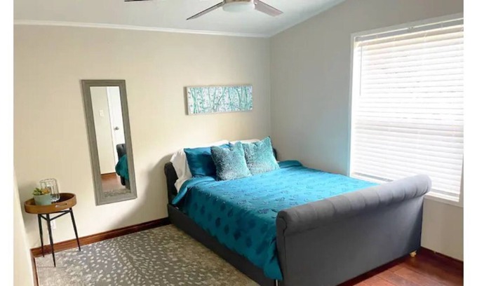 Canyon Lake Cottage | Quiet, close to lake, Whitewater & Horseshoe- up to 10/Family & Pet Friendly