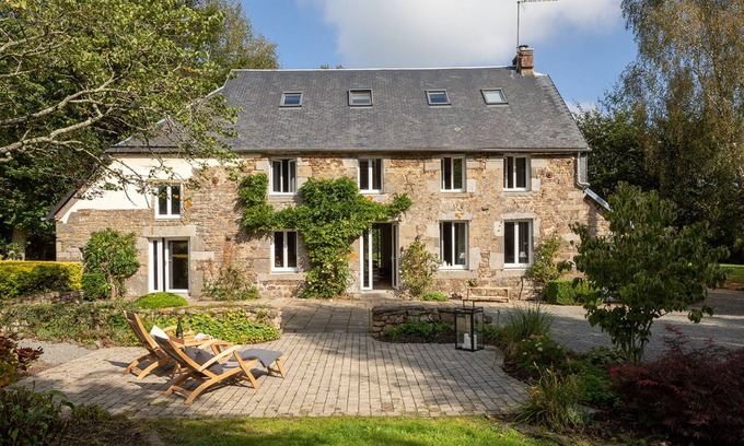 Percy-en-Normandie House | Quiet country house with park-like garden near the Atlantic coast ideal for families