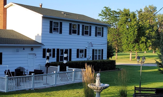 Rapid City House | Quiet cul-de-sac on 18-hole golf course. Good neighbors.