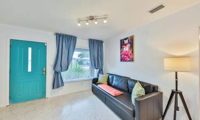 Lauderdale Isles House | Quiet family vacation, minutes from Airport