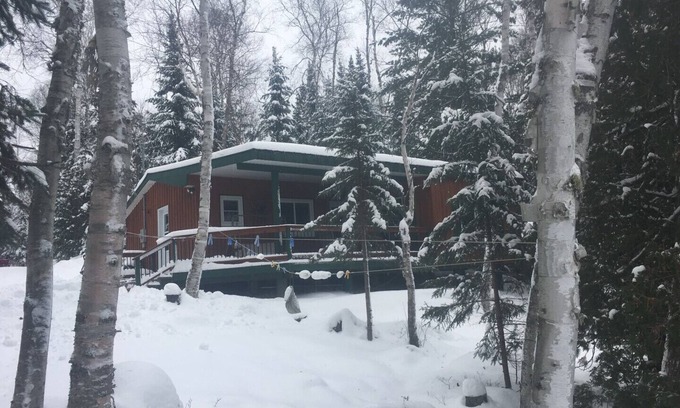 Kearney Cottage | Quiet Getaway- Waterfront cottage