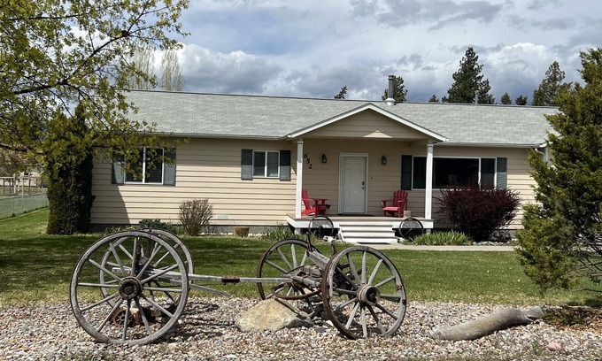 Evergreen House | Quiet Home, Great neighborhood - Convenient for visiting Glacier Park/Ski Resort