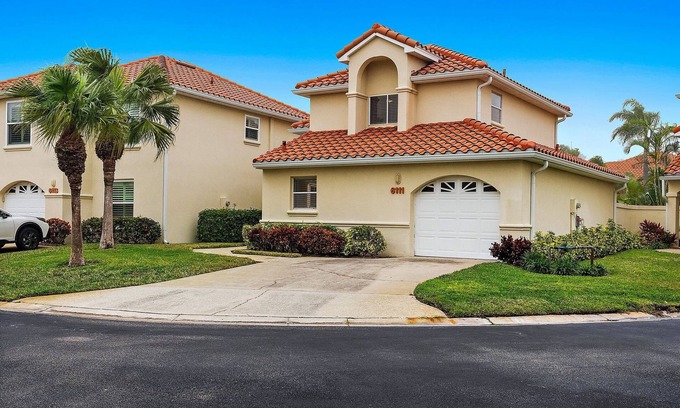 Isla del Sol House | Quiet Private Retreat | Walk to Beaches & Nature