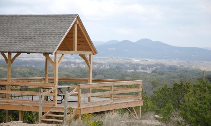 Utopia House | Quiet Utopia Cabin with Deck and Mountain Views!