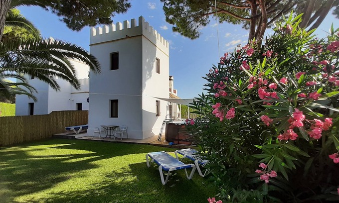 Conil de la Frontera House | Quiet vacation home near the sea with A/C, pool, and fiber optic wifi.