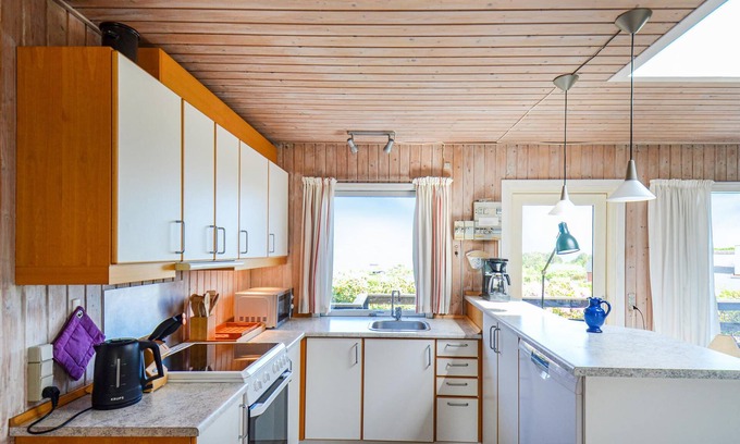 Bønnerup Strand House | Quietly located and well equipped wooden house with sea view from the house and the plot.