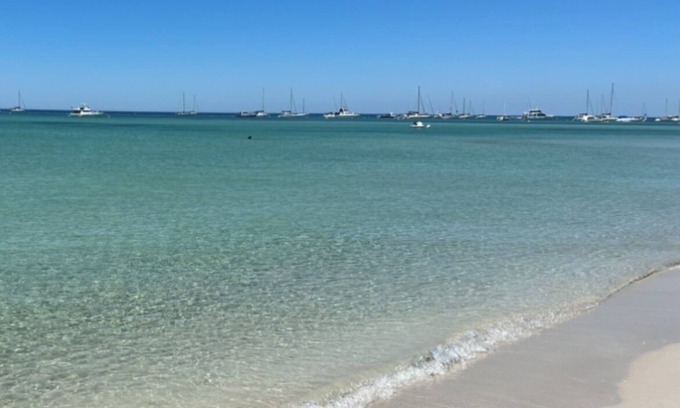 Quindalup House | Quindalup 4 x 2 house on Geo Bay Rd Duns. 1 min to beach. Mooring Wifi NO PETS