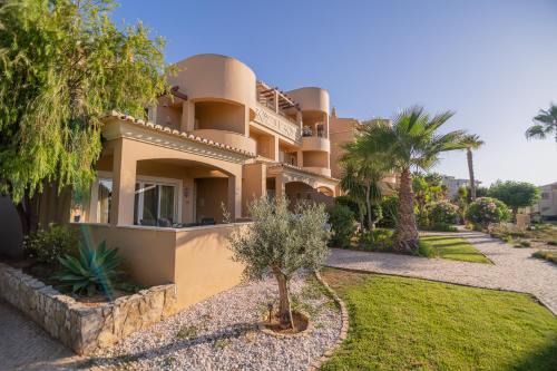 Estombar Villa | Quinta da Boa Nova - Cheerful and spacious 2-bedroom duplex