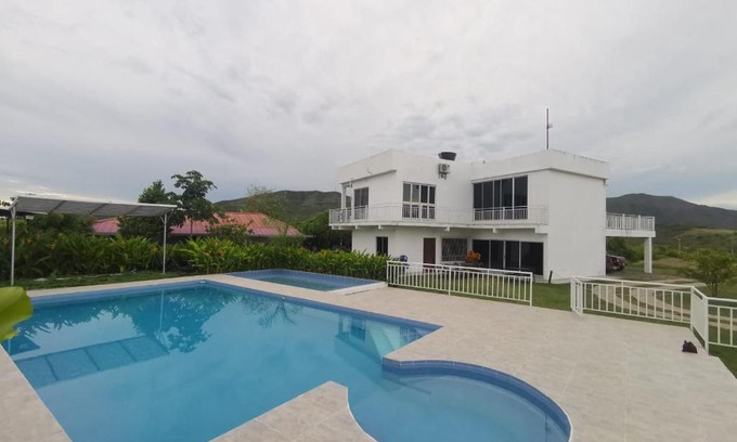 Huila Department Cabin | QUINTA RANCHO SANTIAGO CAMPESTRE capacidad 50 huéspedes