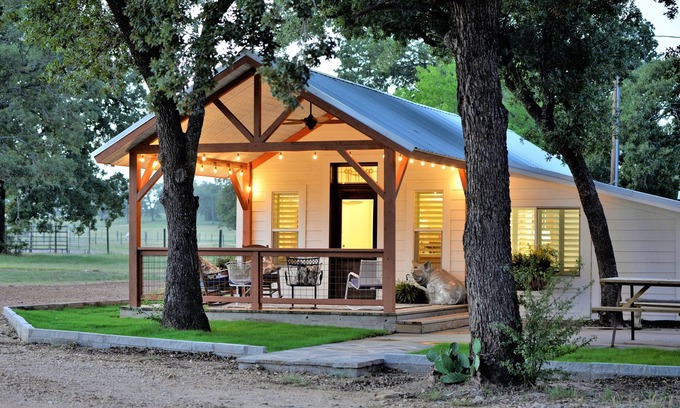 Paige Cabin | Quirky Country Charmer