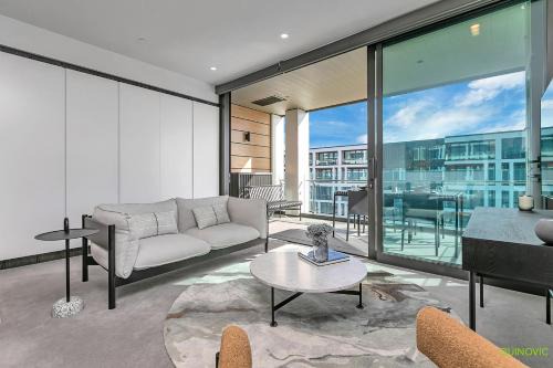 Auckland Central Business District Apartment | QV Stays Viaduct Studio