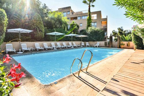 La Croix des Gardes Hotel | Résidence Villa Livia