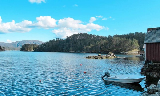 Tysnes House | Rødehuset by Interhome